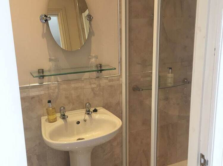 هتل Newton Hall Guest House