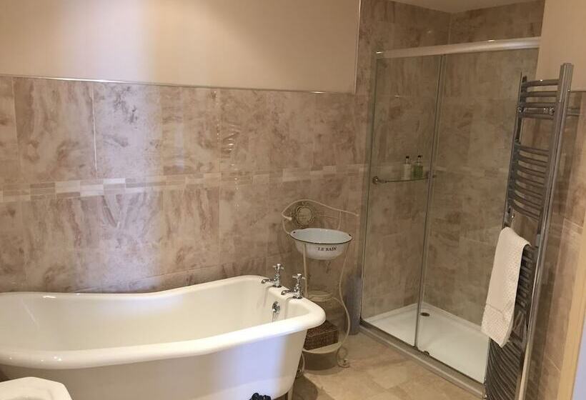 فندق Newton Hall Guest House