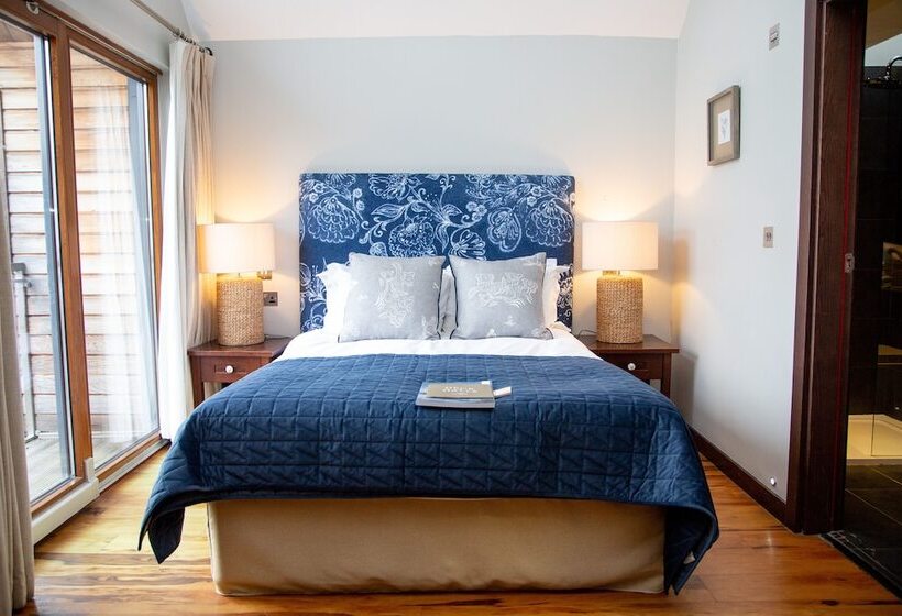 فندق Northbrook Park Mews