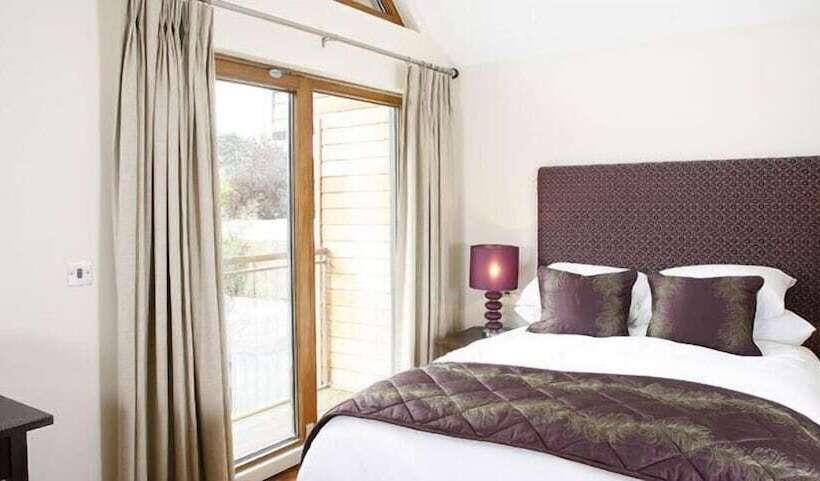 فندق Northbrook Park Mews