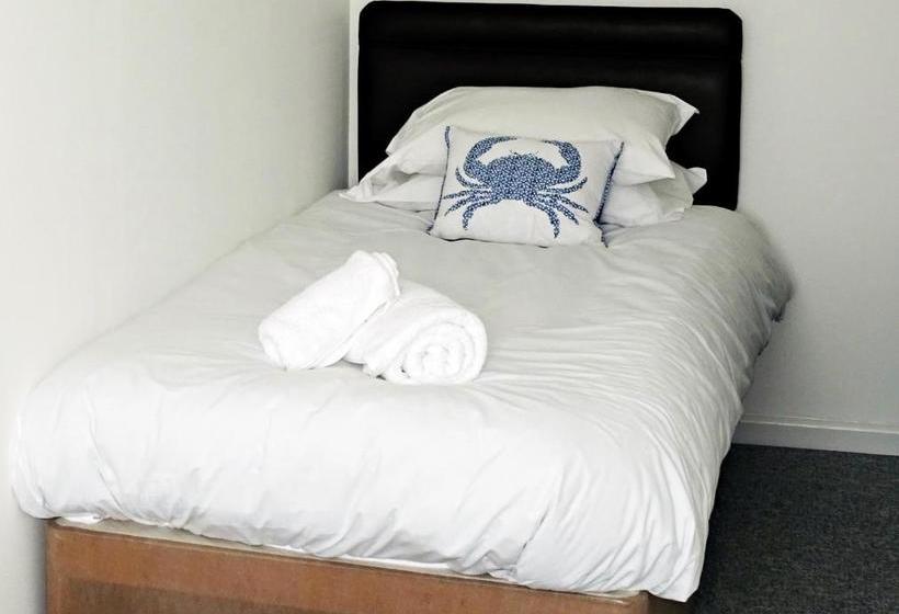 Отель Ocean Breeze