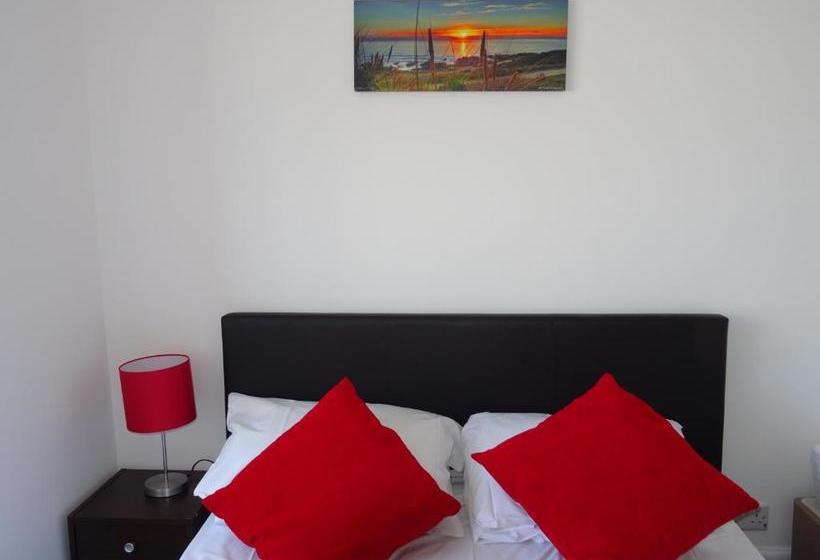 Отель Ocean Breeze