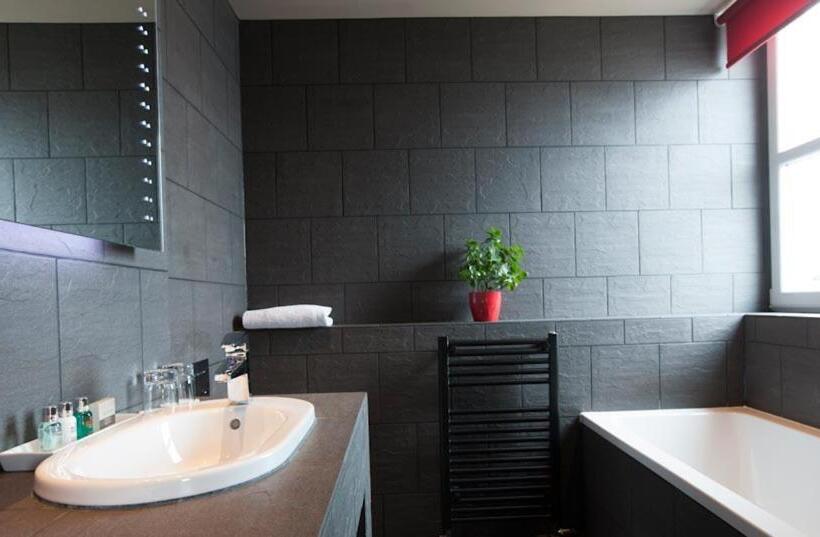 בית מלון כפרי Orocco Pier