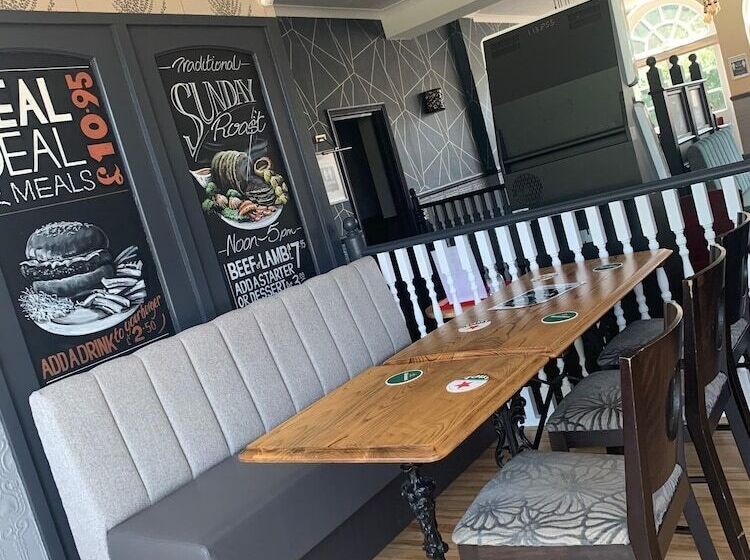 فندق Pear Tree Inn