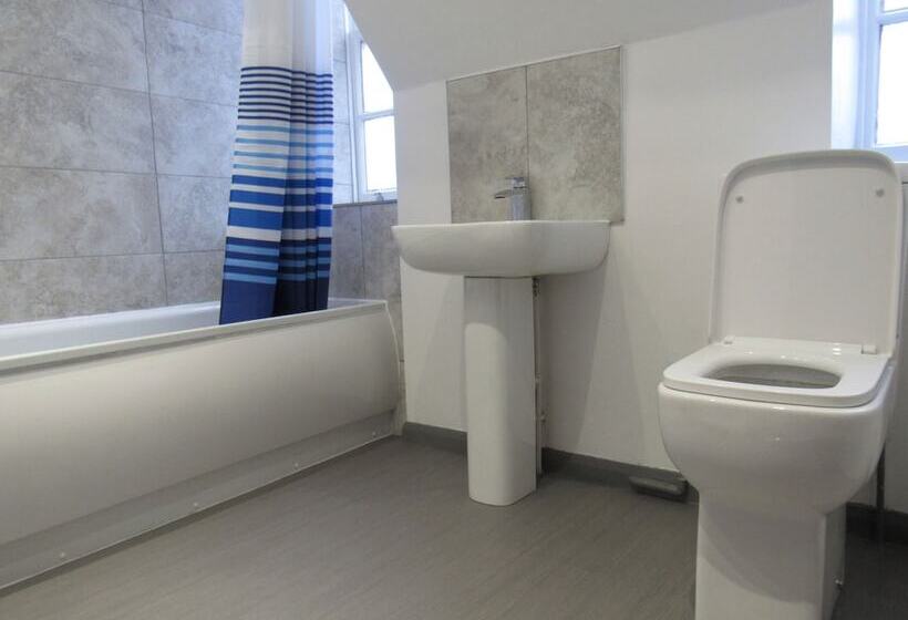 فندق Pear Tree Inn