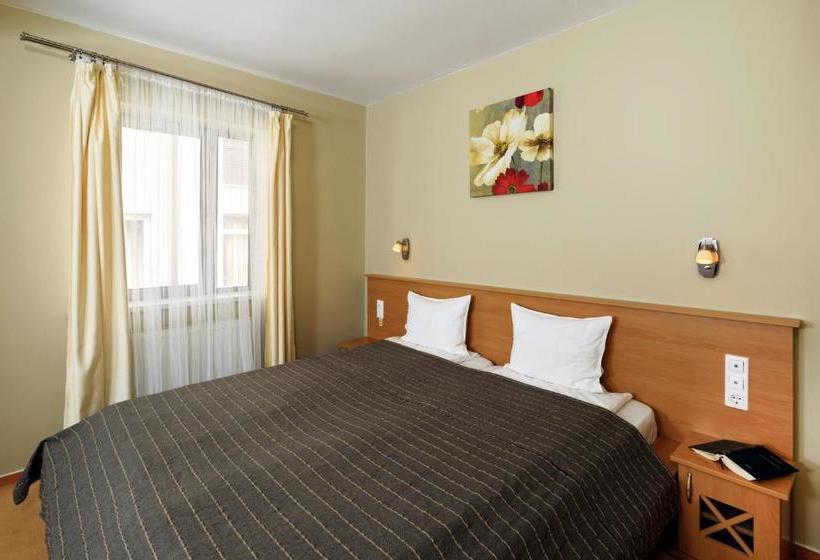 فندق Pensiunea Hugo