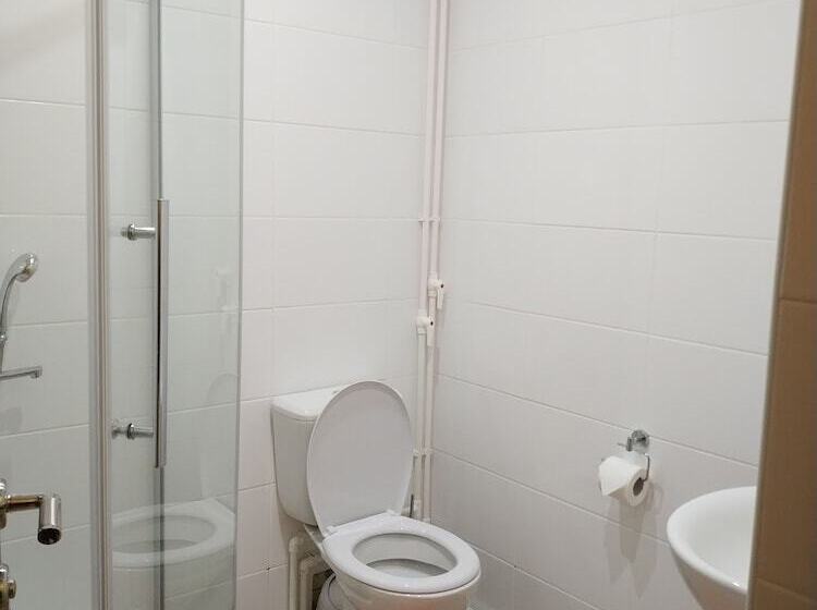 בית מלון כפרי People