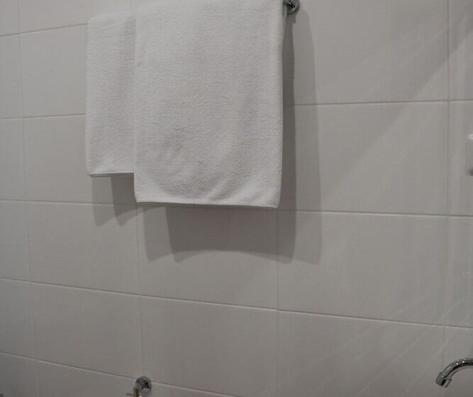 בית מלון כפרי People