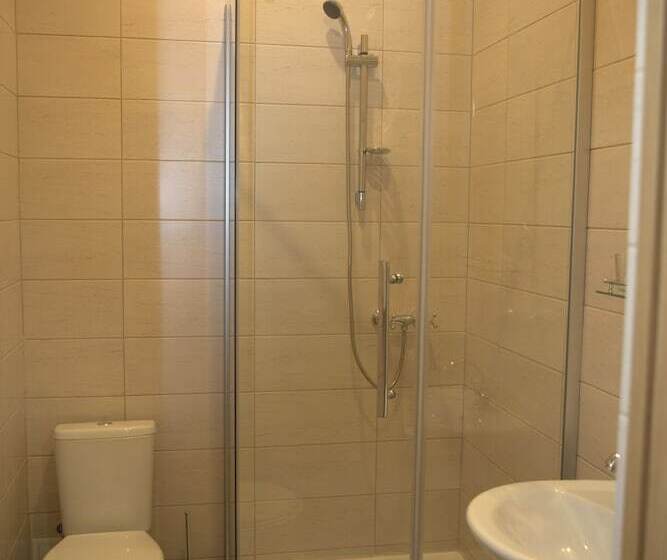 בית מלון כפרי People