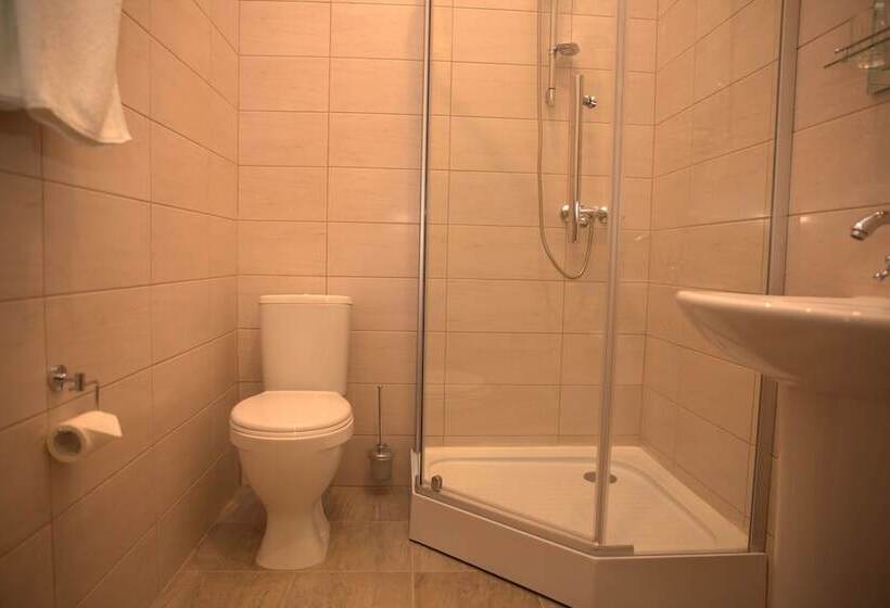 בית מלון כפרי People