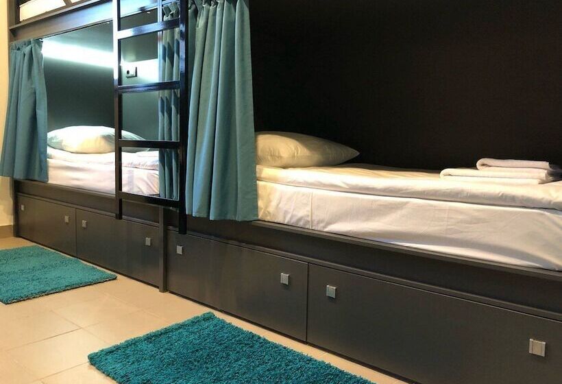 בית מלון כפרי People