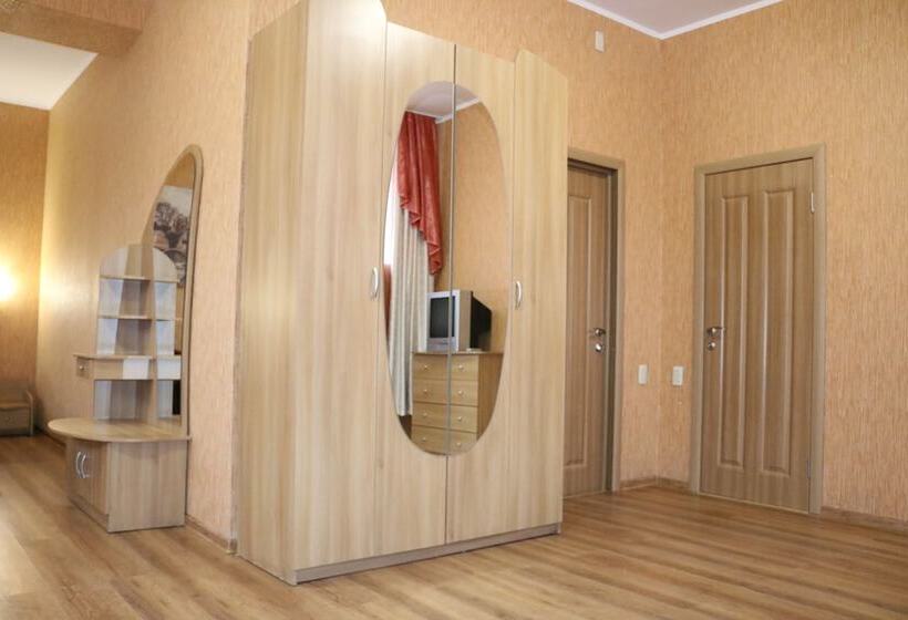 בית מלון כפרי People