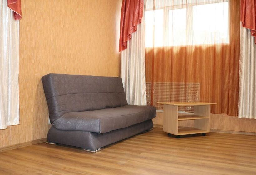 בית מלון כפרי People