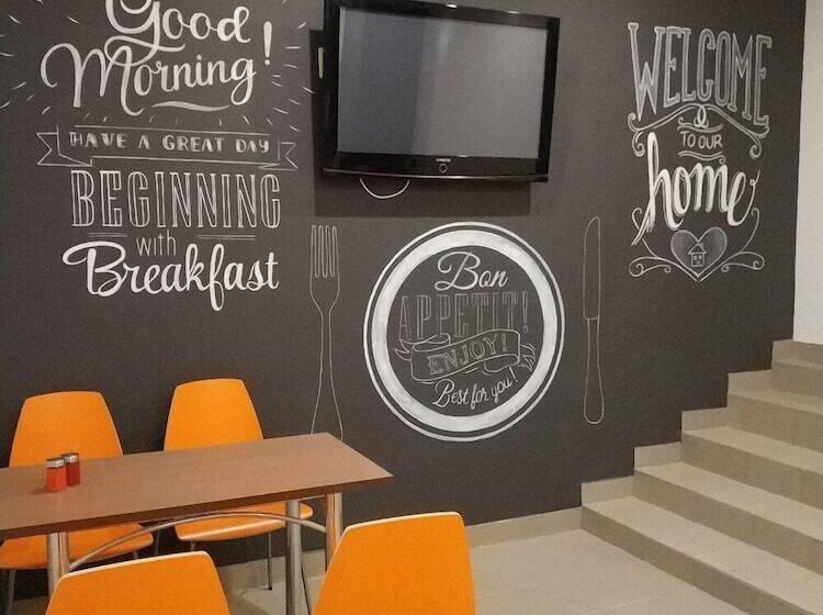 בית מלון כפרי People