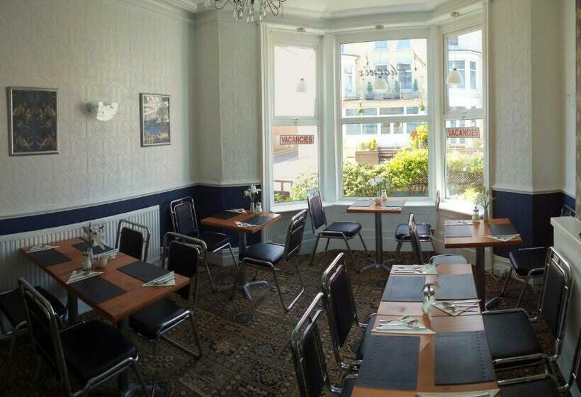 בית מלון כפרי Phoenix Guest House