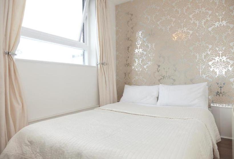 هتل Piccadilly Holiday Apartment