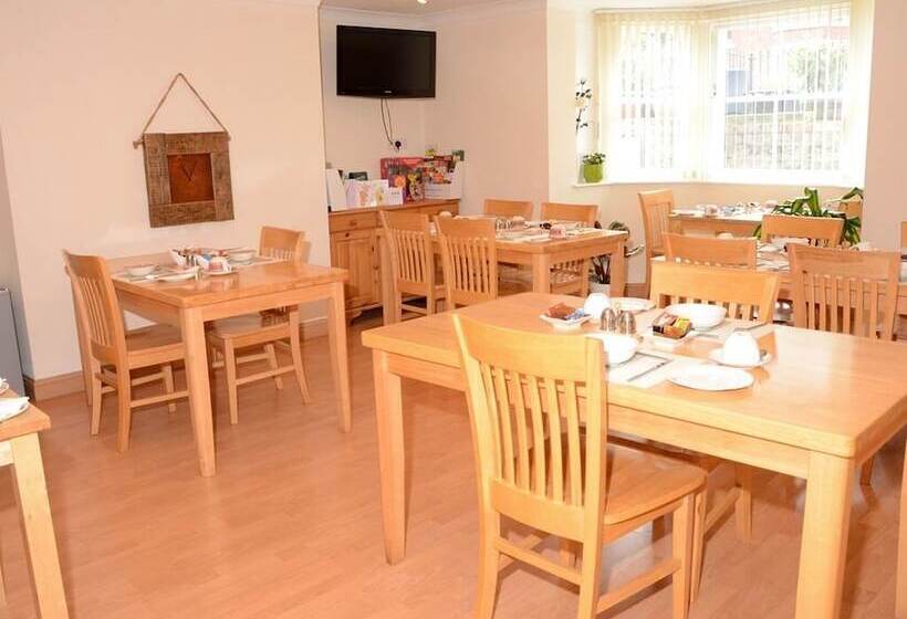 בית מלון כפרי Pinewood House