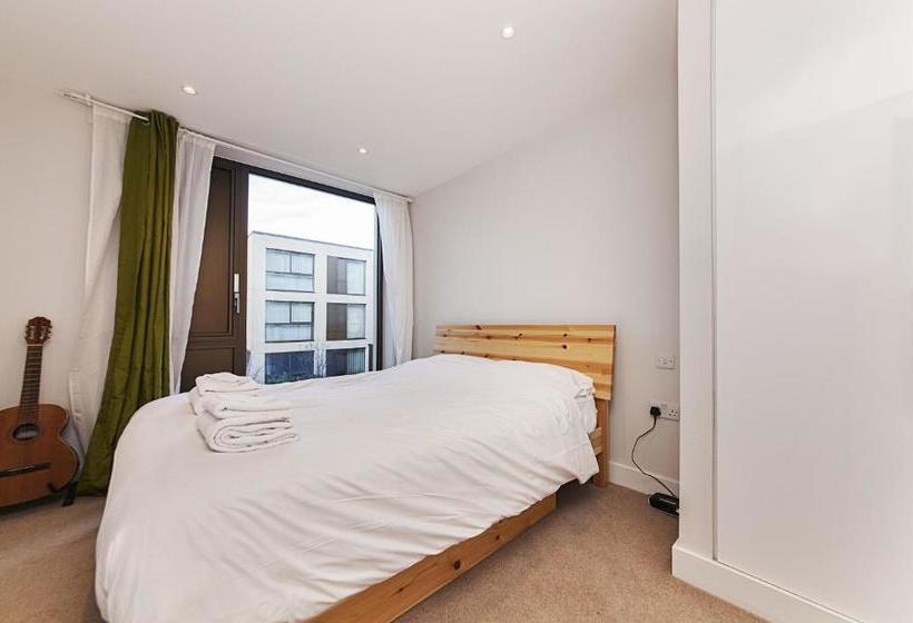 호텔 Pinnacle Apartments Central