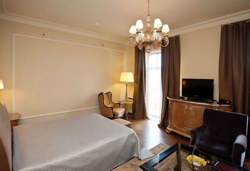 فندق Pontos Plaza