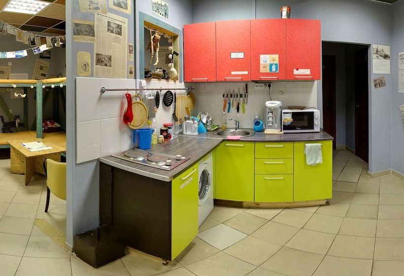 ホテル Reshetnikov Hostel