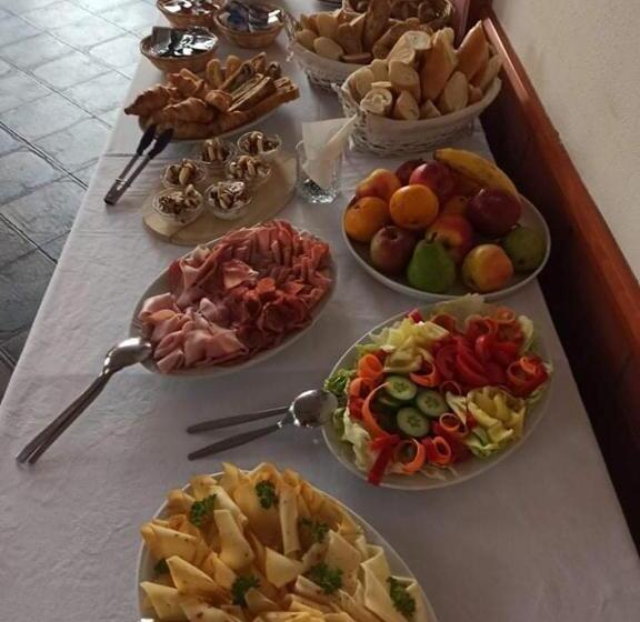 هتل Restaurace A Penzion Garnet