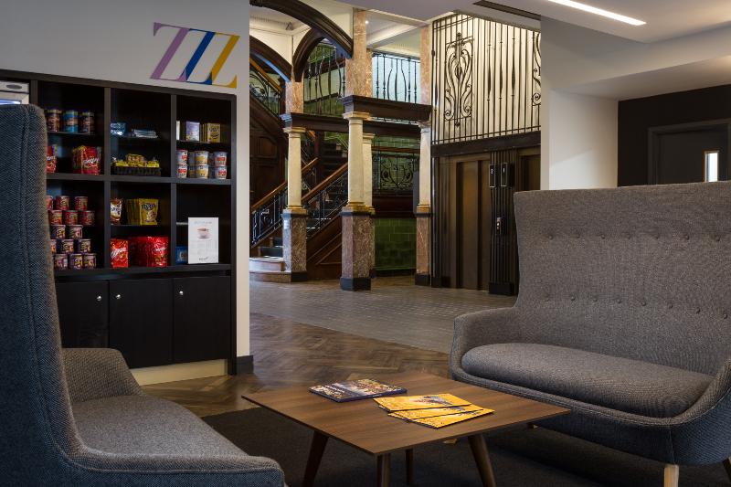 호텔 Roomzzz Manchester Victoria