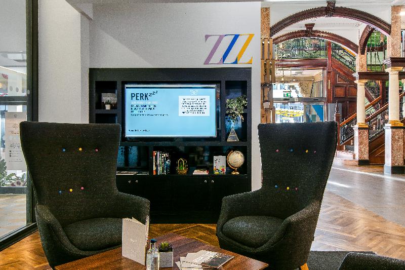 호텔 Roomzzz Manchester Victoria