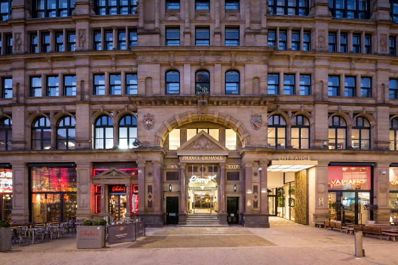 호텔 Roomzzz Manchester Victoria