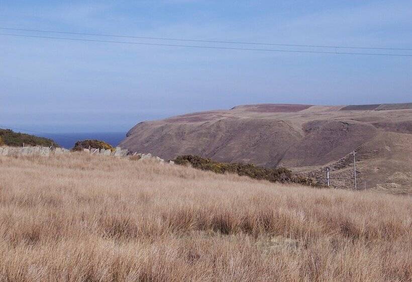 Отель Strathy Inn