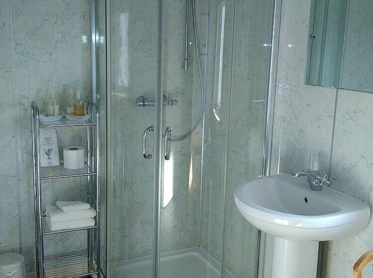 Отель Strathy Inn