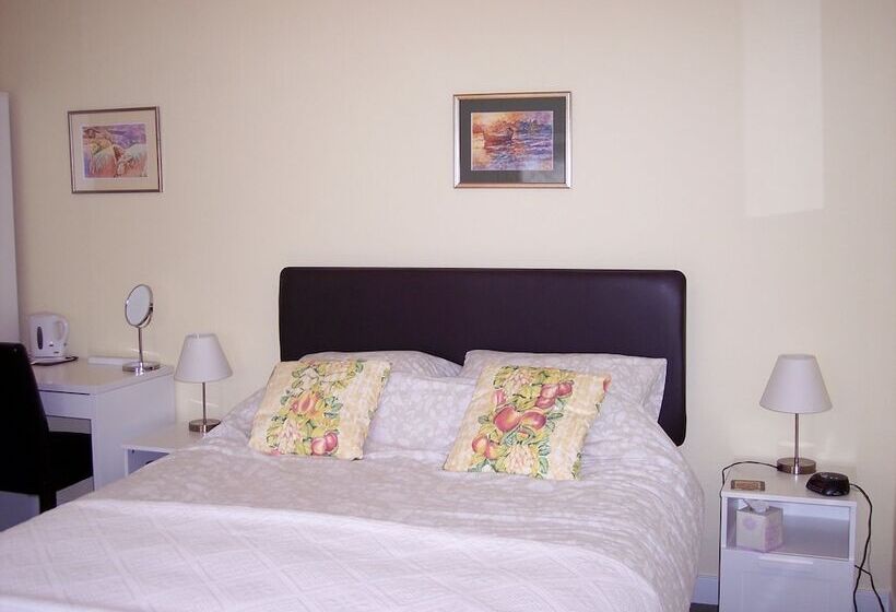 Отель Strathy Inn