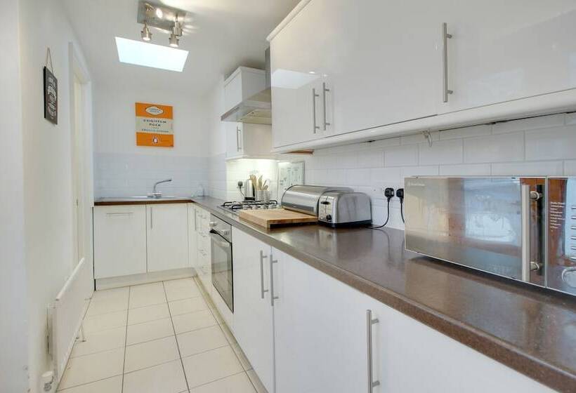 호텔 Sunny Cottage | By My Getaways | Free Parking