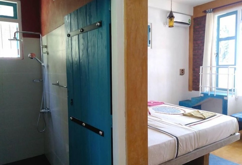 Отель The Change