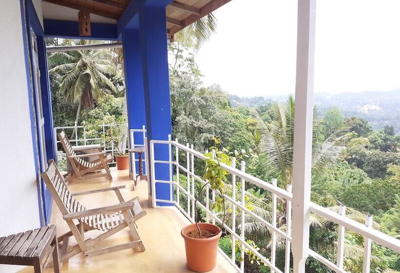 Отель The Change