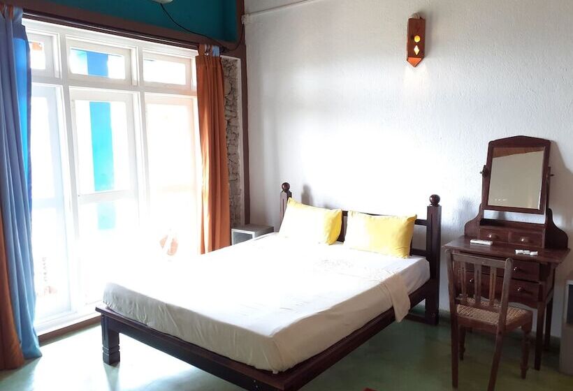 Отель The Change