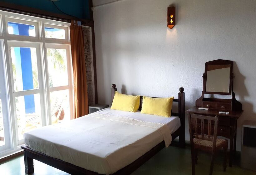 Отель The Change