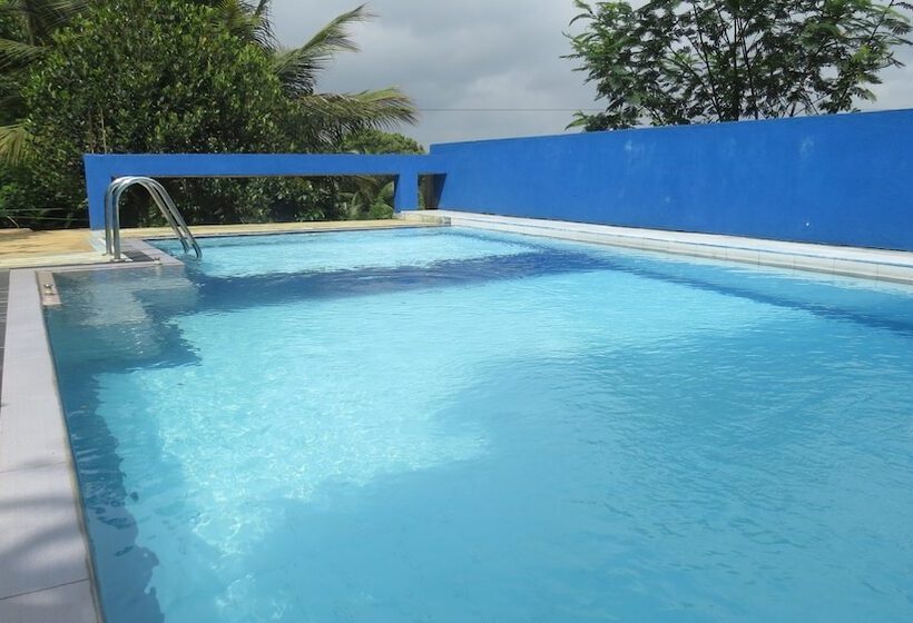 Отель The Change