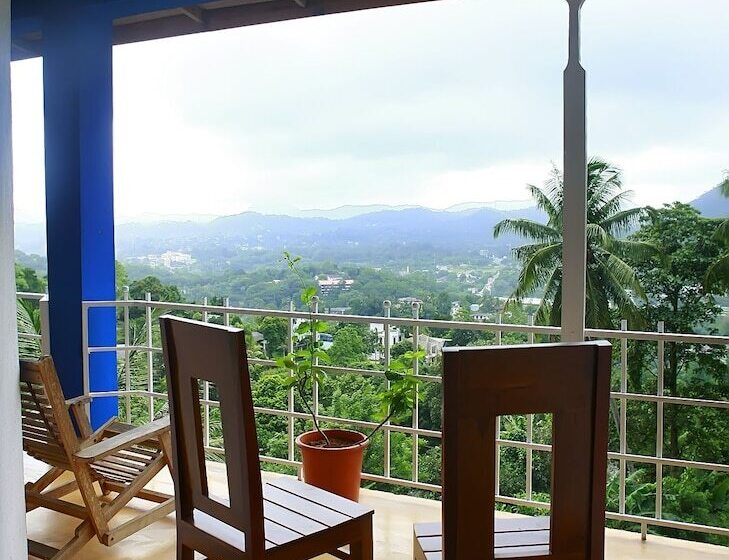 Отель The Change