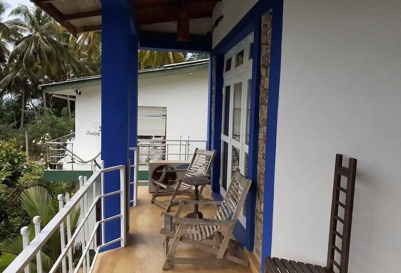 Отель The Change