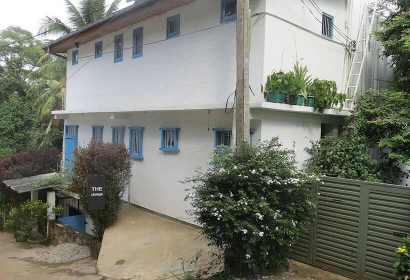 Отель The Change