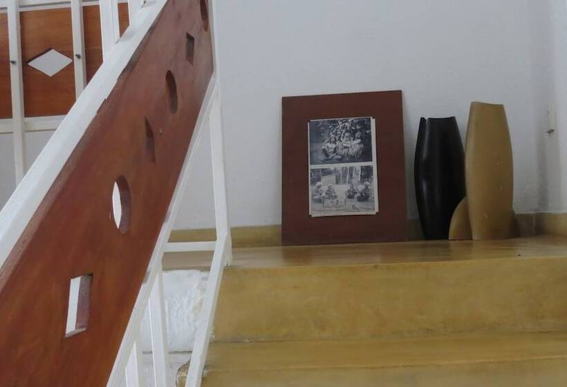 Отель The Change