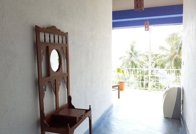 Отель The Change