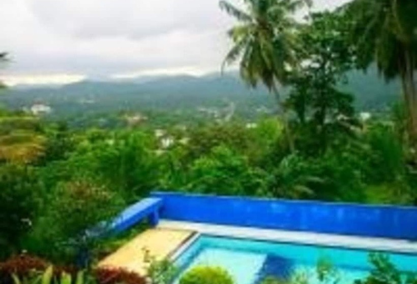 Отель The Change