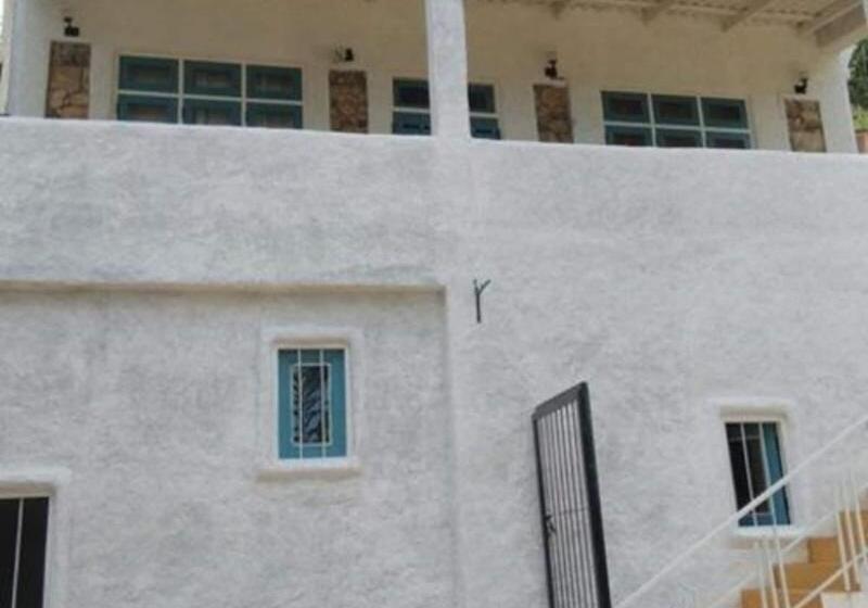 Отель The Change