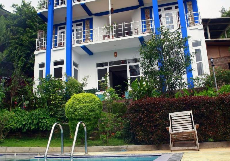 Отель The Change