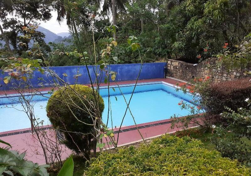 Отель The Change