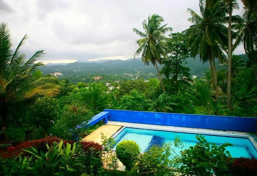 Отель The Change