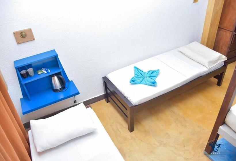 Отель The Change