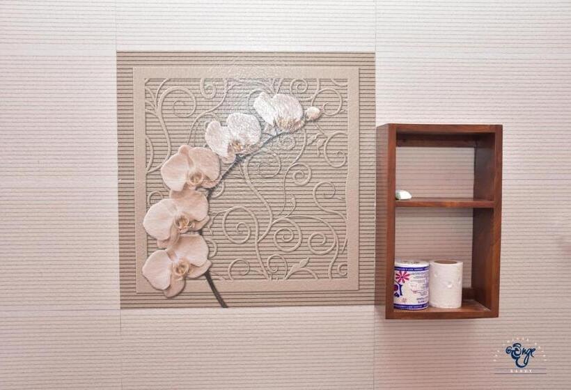 Отель The Change