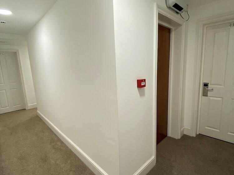 فندق The Charles